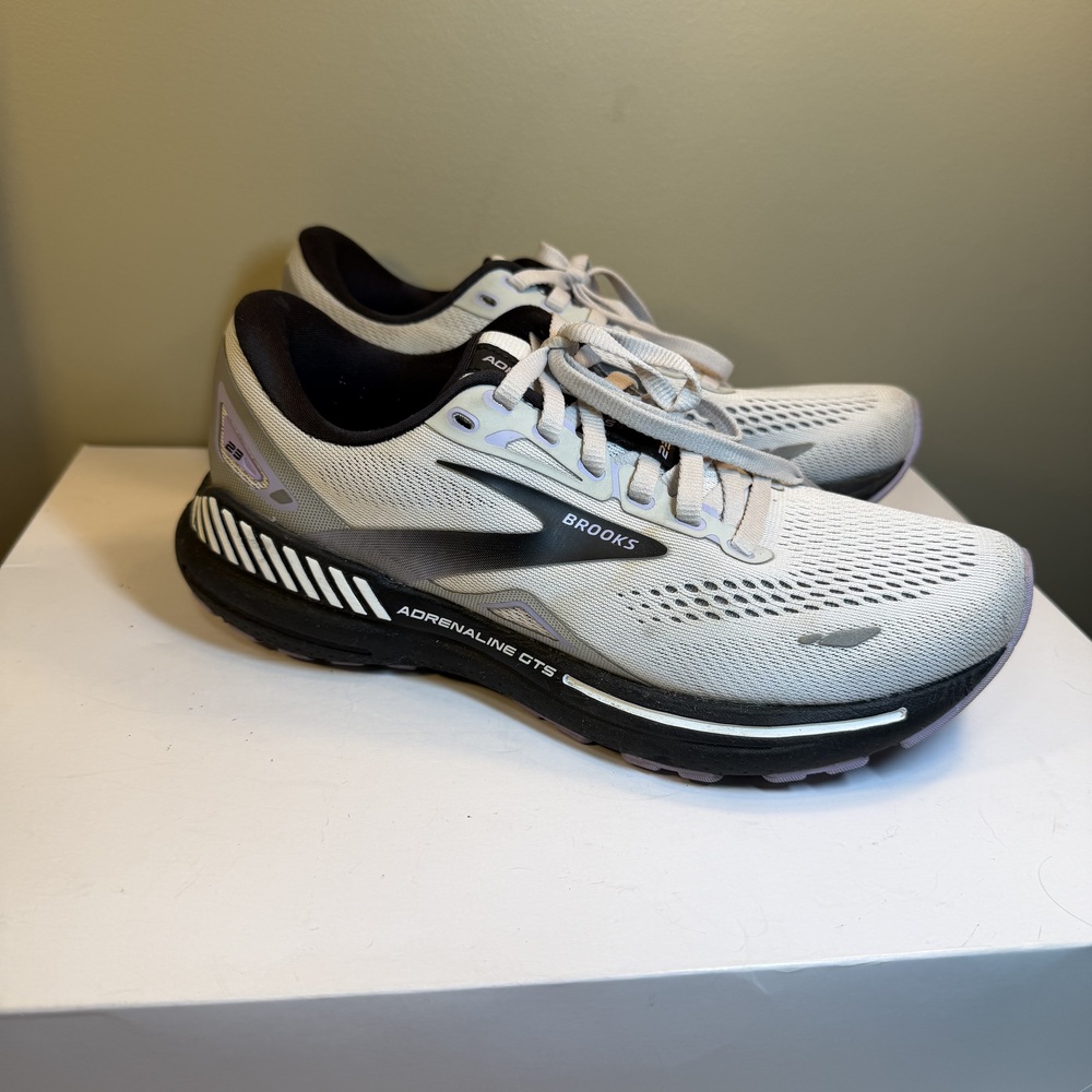 Brooks Adrenaline GTS 23 Women's Running Sneakers Grey Purple Size 7 Stability